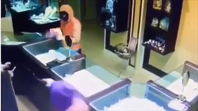 «Дворники» обчистили ювелирный магазин