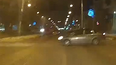 Эффектно увернулся от столкновения в Миассе. ВИДЕО