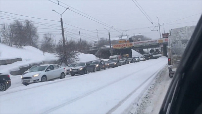 Грандиозная пробка недалеко от Ленинградского моста. ВИДЕО