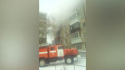 Пожар в миасской пятиэтажке попал на видео