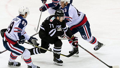 Челябинский «Трактор» на своем льду уступил нижнекамскому «Нефтехимику»