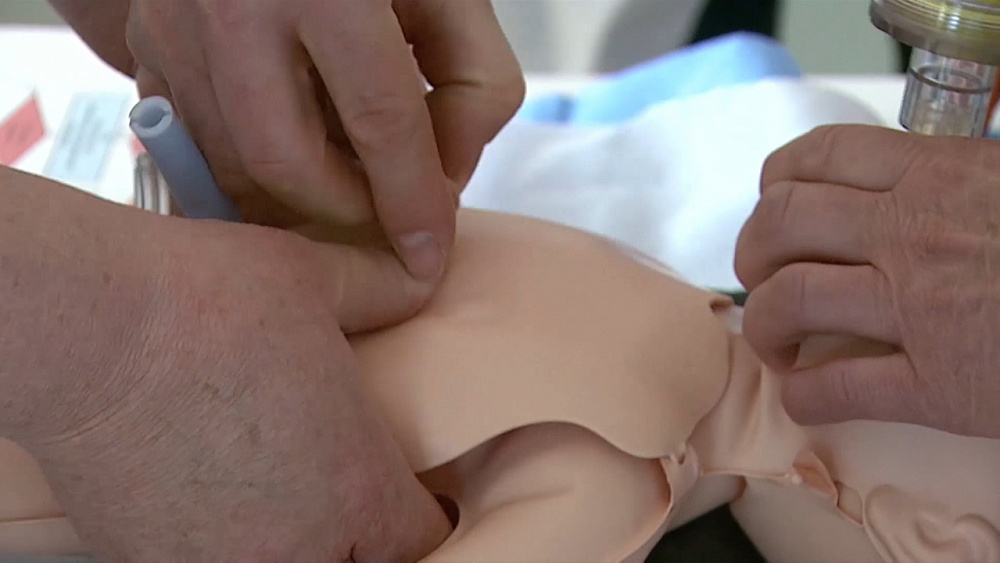 В Копейске медиков научили реанимировать младенцев