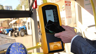 Проезд в муниципальном транспорте Челябинска можно будет оплатить смартфоном