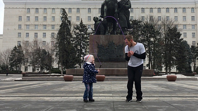 Семья из Челябинска поразила пользователей соцсетей виртуозным владением скакалкой