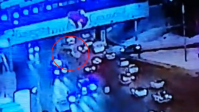 Маршрутка врезалась в опору моста у БД Спиридонов. ВИДЕО