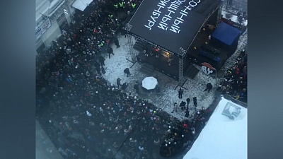 Бесплатные бургеры от Тимати заблокировали центральную улицу в Екатеринбурге. ВИДЕО