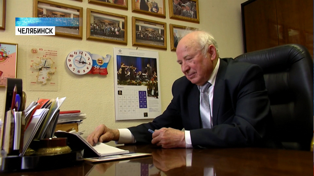 Анатолий Сурков празднует 80-летний юбилей