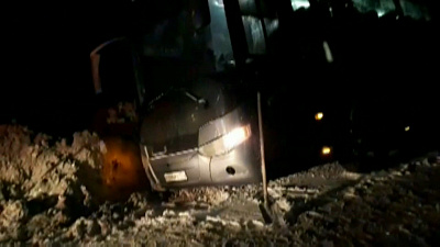 Автобус с 47-ю детьми застрял на трассе М5