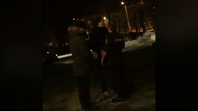 «Я сержант, а кто ты?» Потасовка полицейского с гражданским попало на видео