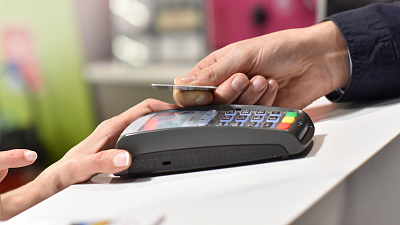 Visa повышает предельную сумму для покупок без ввода ПИН-кода