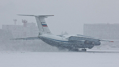 В челябинском аэропорте задержаны рейсы. Видео с места событий