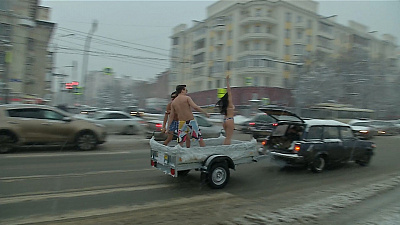 Челябинский блогер проехался в бассейне по центру города ради хайпа. ВИДЕО