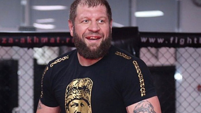 Промоутеры разорвали контракт с известным бойцом Александром Емельяненко