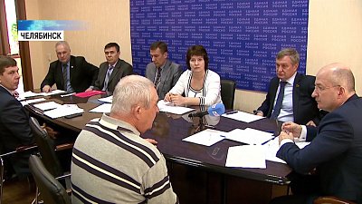 Сенатор Олег Цепкин проводит приём граждан