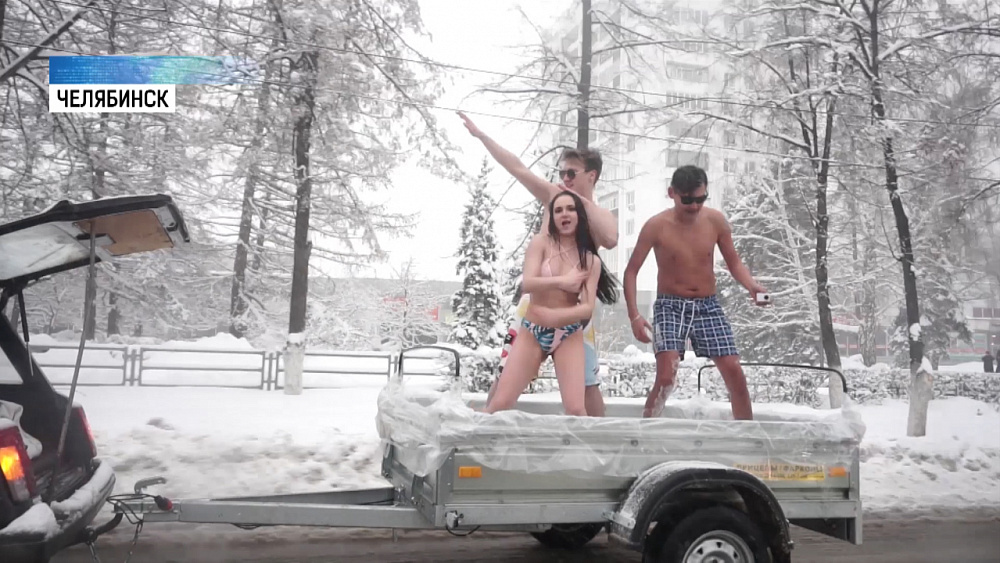 Челябинский блогер голым прокатился по центру города