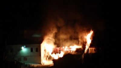 Пожар с повышенным рангом сложности произошел на стадионе в Златоусте. ВИДЕО