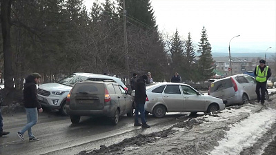 В Златоусте массовая авария в черте города. ВИДЕО