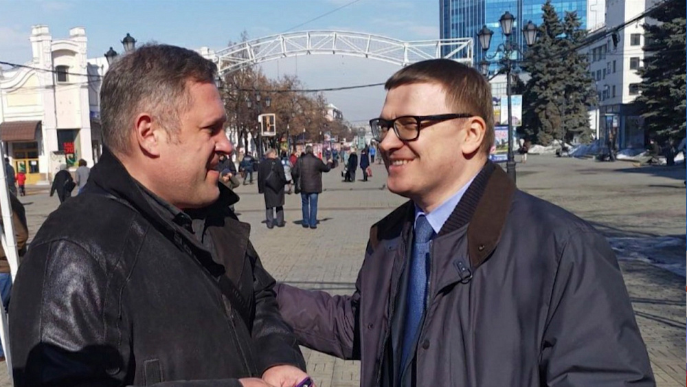 Алексей Текслер сделал фото с челябинцами