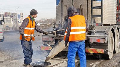 В Челябинске начался ямочный ремонт, пока — на особо опасных участках