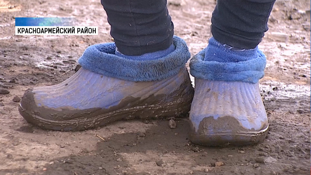 Жители Таукаево оказались в заложниках у лужи