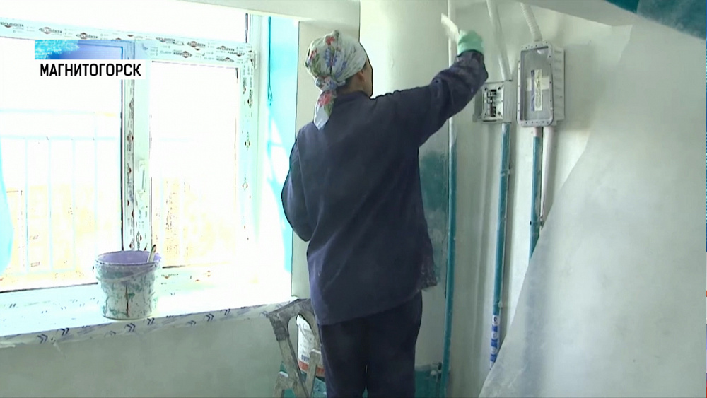 В подъездах дома на Карла Маркса, 164 делают ремонт