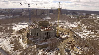 Впечатляющие кадры со стройки самого большого храма в Челябинске