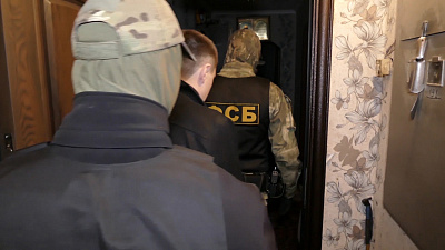 В Челябинске прикрыли незаконный бизнес по легализации мигрантов. Кадры оперативной съемки