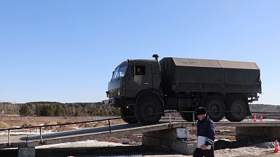 Женщин-военных впервые обучили вождению КамАЗов