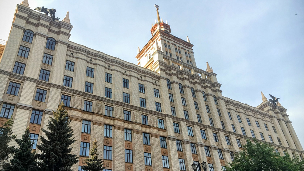 Истории юургу. Главный корпус юургу в челябинске. История юургу презентация интересная познавательная. Юургу южно-уральский государственный университет. Истории юургу.