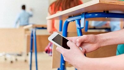 В школах Карабаша хотят запретить использование мобильных телефонов