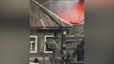 Героическое спасение детей из пожара в Чебаркуле попало на видео очевидцев