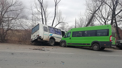Тройная авария на подъезде к поселку Сухомесово. ВИДЕО