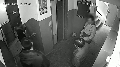 Взрослого мужчину застали за «фломастерным» вандализмом в подъезде