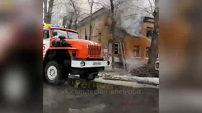 Мощный дневной пожар в Тракторозаводском районе попал на видео