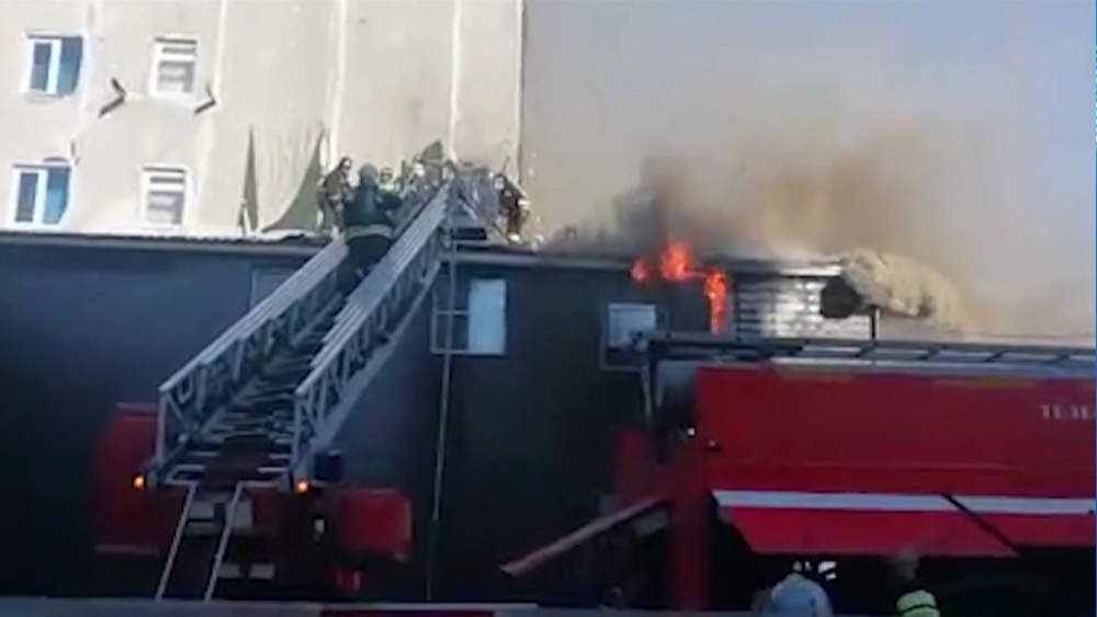 Загорелось здание отеля «Аврора»