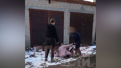Жестокое избиение девушки за гаражами в Чебаркуле и новые детали конфликта. ВИДЕО