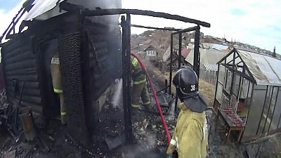 В Кыштыме огнеборцы потушили два пожара за один выезд. ВИДЕО