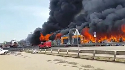 Мощный пожар в Пятигорске. Горит более 2-х тысяч «квадратов» на местном рынке. ВИДЕО