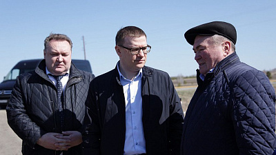 Алексей Текслер потребовал решить проблемы с медициной и дорогами в Пласте