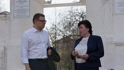 Папка с наказами, просьбы от жителей и места притяжения. Текслер посетил Кыштым