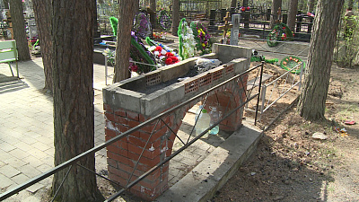 Барбекю на кладбище в родительский день возмутило челябинцев
