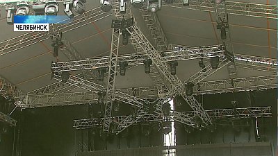 Сцену для Дня Победы привезли из Екатеринбурга