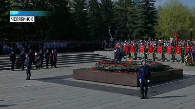2000 человек возложили цветы в память о героях войны