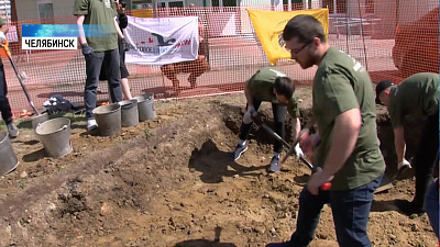 Поисковики участвуют в установке нового памятника 