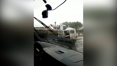 На трассе М-5 столкнулись грузовик с УАЗиком. Есть пострадавшие