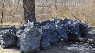 Челябинские власти не смогли за один день очистить город от мусора, собранного на субботниках