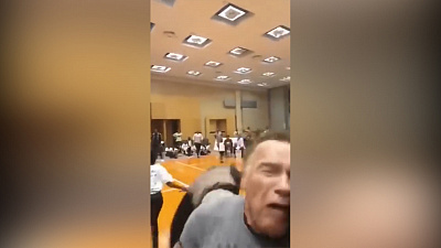 Арнольд Шварценеггер подвергся нападению в ЮАР