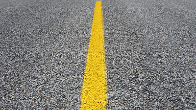 На южноуральских дорогах появилась желтая разметка