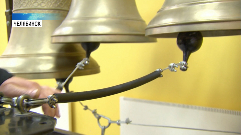 Челябинский звонарь обучает священников колокольному мастерству