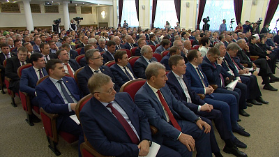 Закрыть проблемы долевого строительства и аварийного жилого фонда 